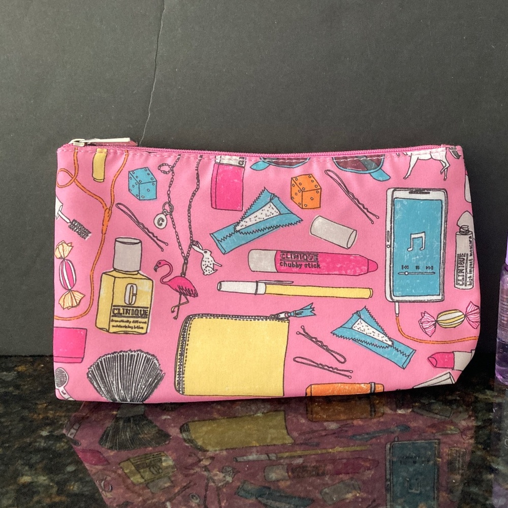 Clinique Pink Print Cosmetics Bag With Makeup/Cell Phone/Keys & More/NEW!!!